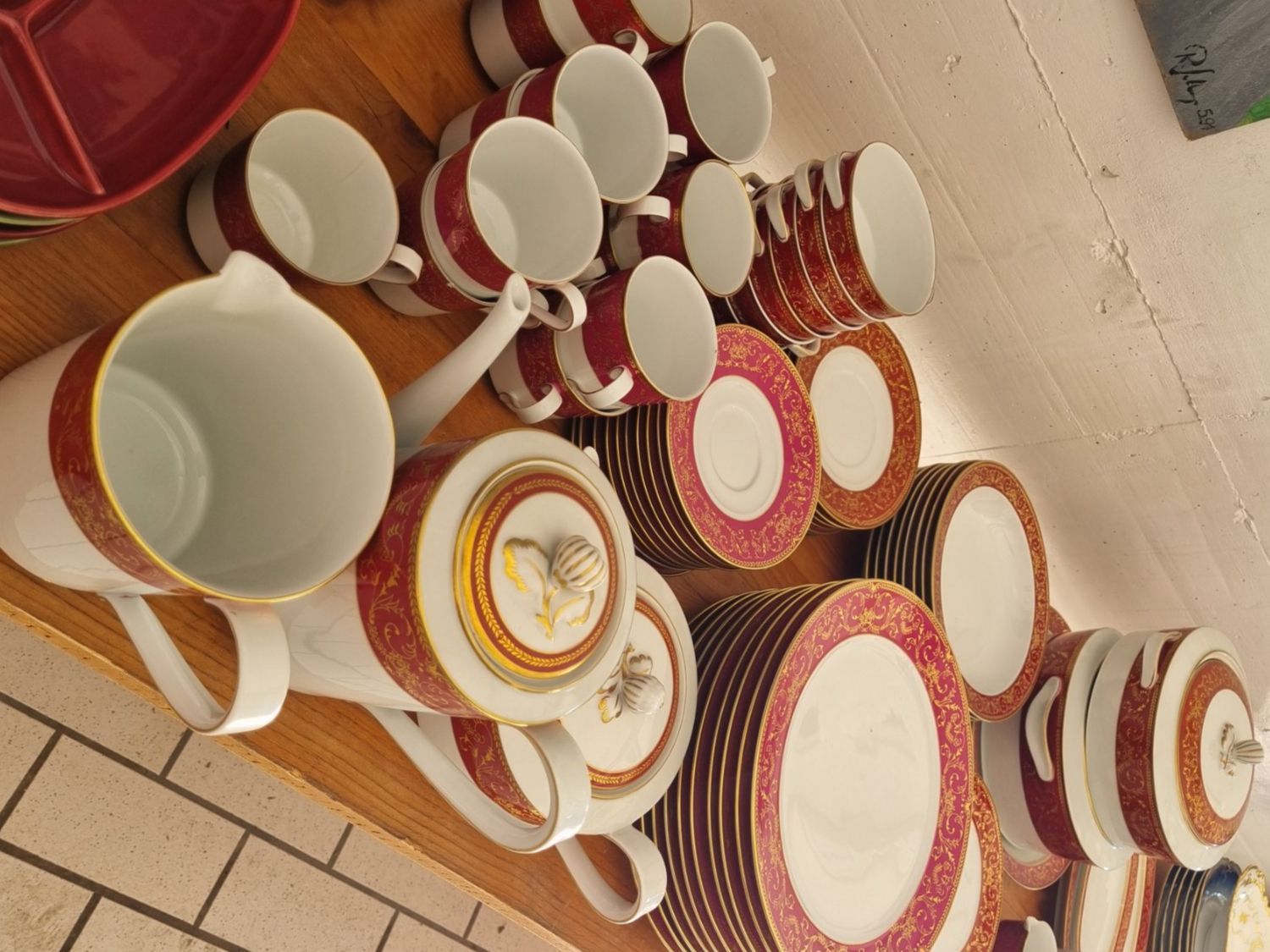 Set di piatti: Geschirrset Langenthaler – Usato da Brügg BE venduto da Delfin79 7