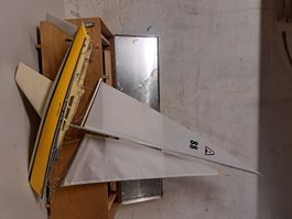 Modellboot Segelschiff RC Schiffsmodell in Transportbox