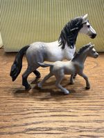 Schleich Pferd mit Fohlen 2