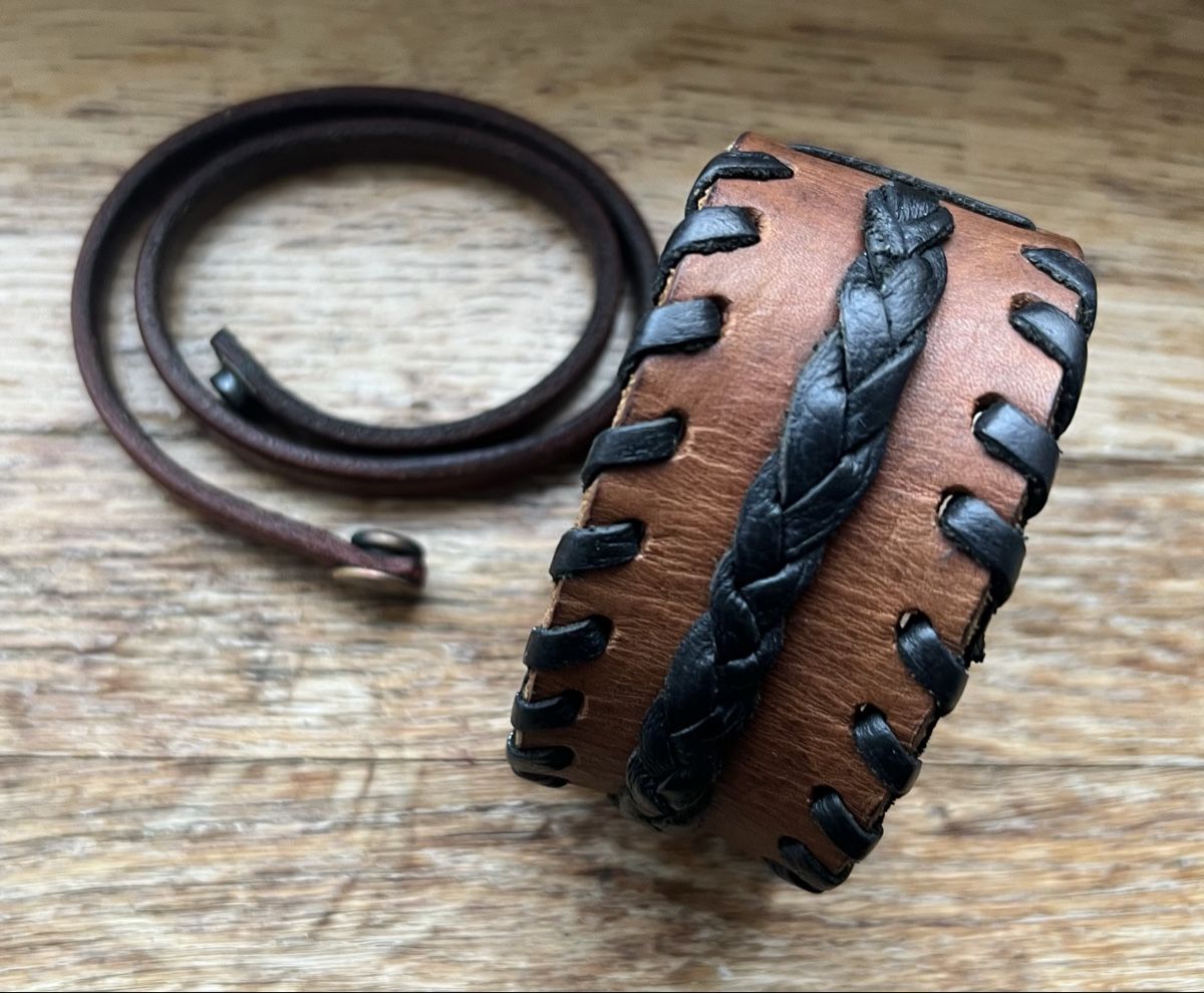 Bracciali & Braccialetti: 2 Lederarmbänder Herren – Usato da chur venduto da Ika11 1
