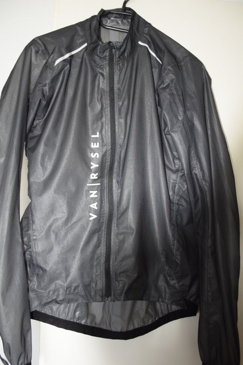Herren Van Rysel Bike Rain/ Windjacke Gr L (Gebraucht) in Wetzikon ZH ...