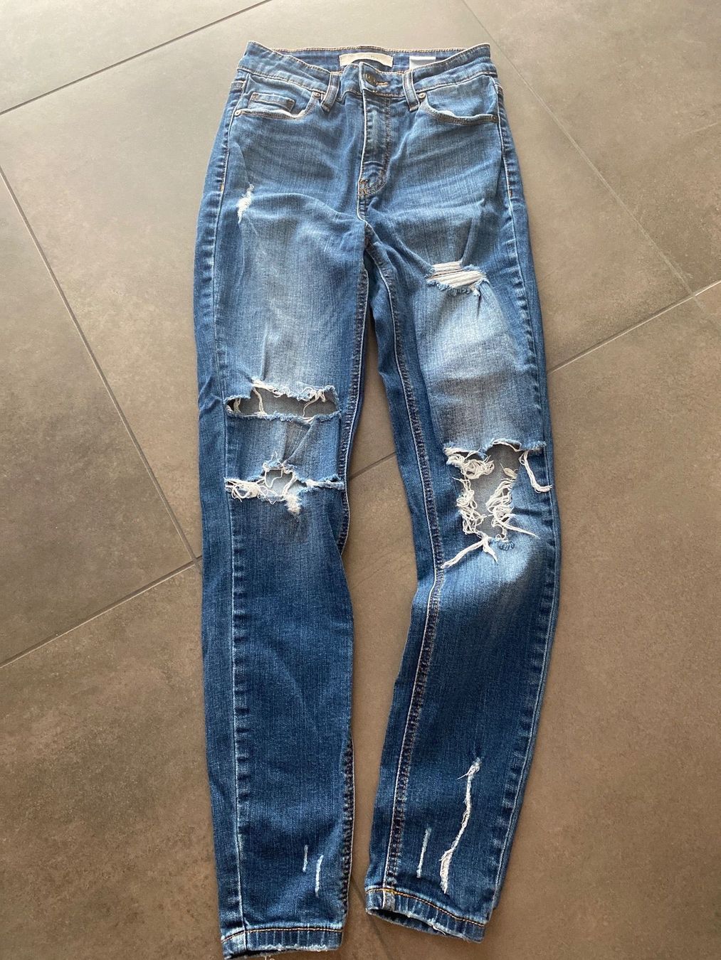 Jeans: Jeans OOTDfash taille XS – Usato da Delémont venduto da Ma_LoU.01