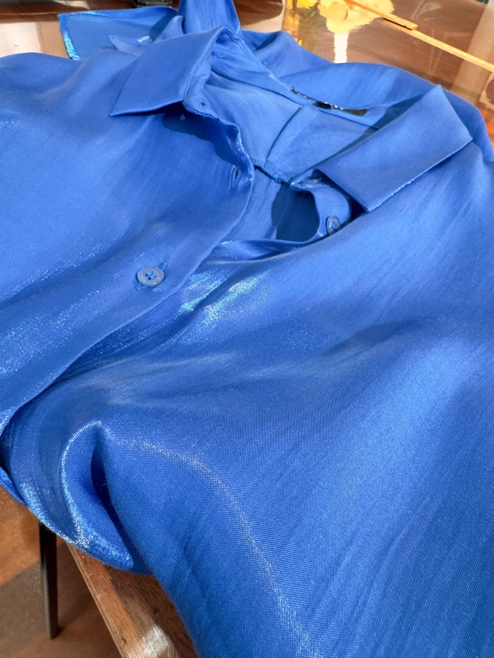Blusen: Bluse mit glänzendem Effekt – Gebraucht aus Zürich von gregart 2