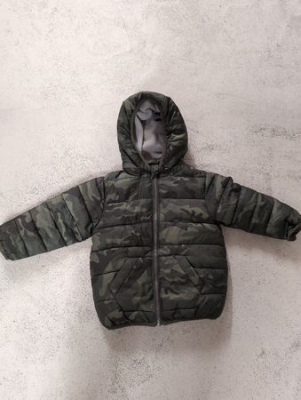 Warme Winterjacke mit Kapuze, Grösse 86,