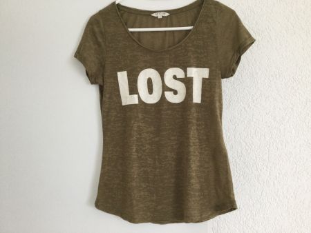 Khaki Shirt mit Aufdruck "Lost", Grösse XS, Review