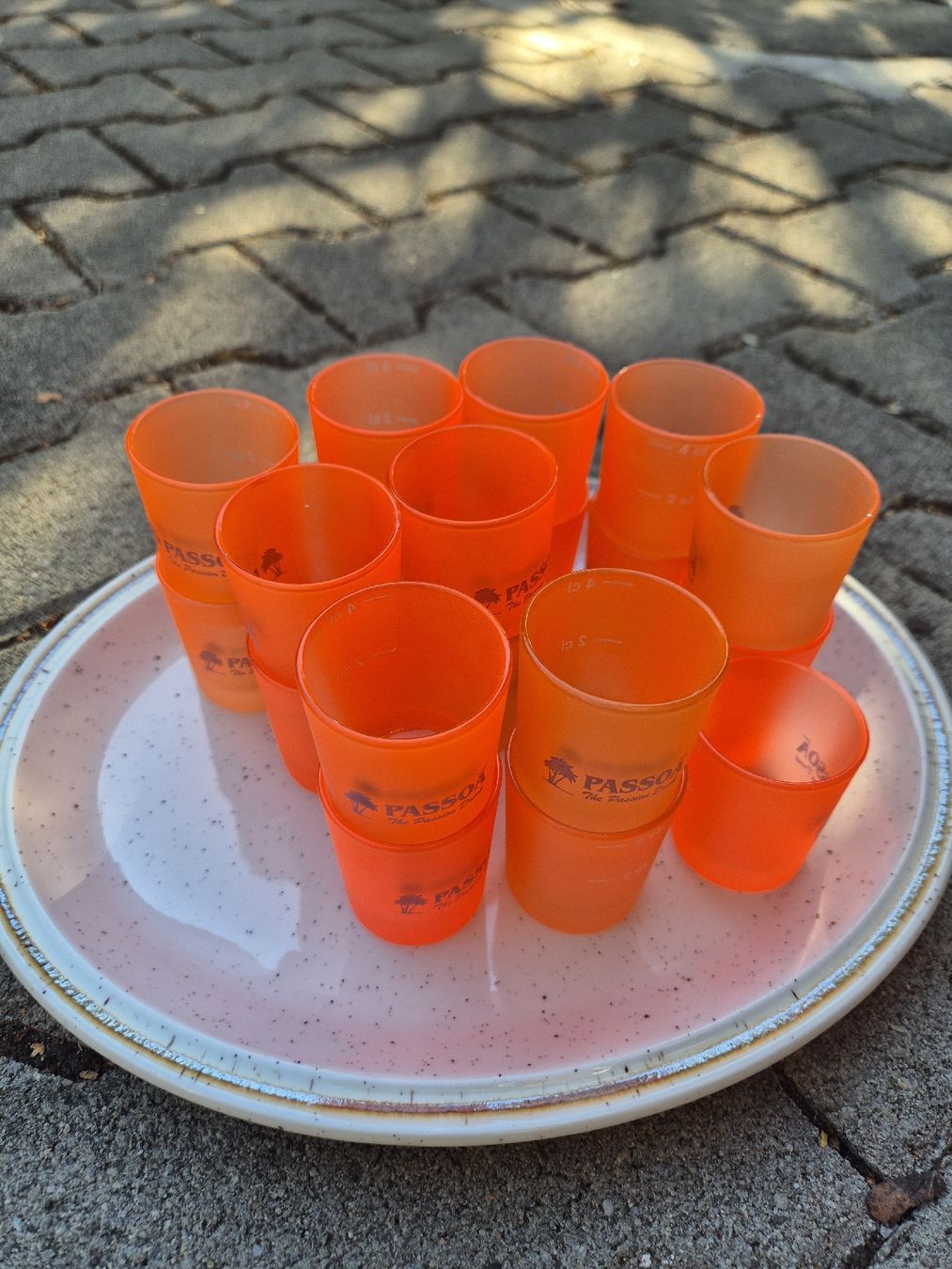 Gläser: Passoa Schnapsglas / Shotglas orange 4cl / 21 Stk. – Gebraucht aus Schachen b.Herisau von GTi91