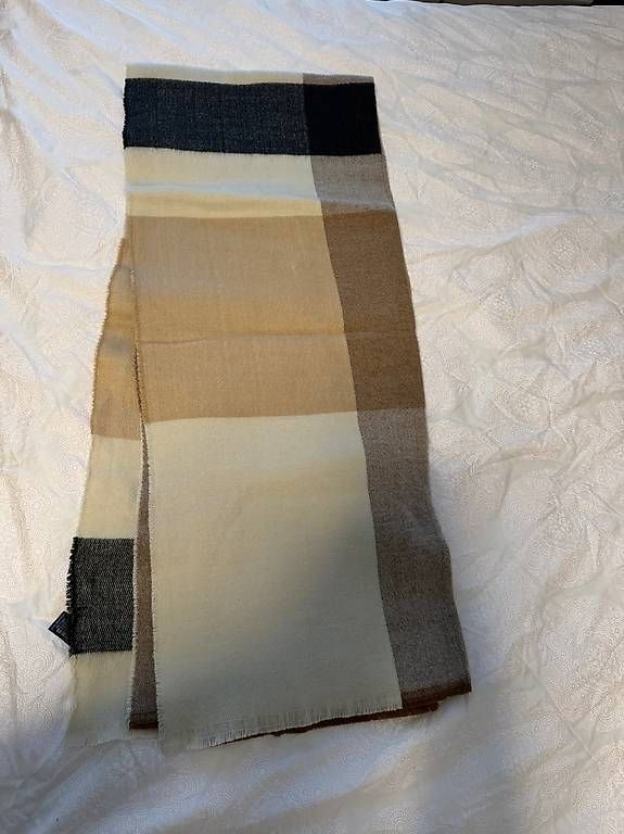 Zara Foulard & Sciarpe: Zara Schal Beige – Nuovo (secondo la descrizione) da Zürich venduto da nik_tw2j 1
