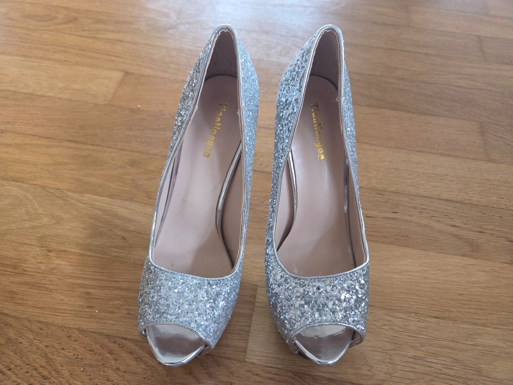 Scarpe da donna: Silberne Glitzer High Heels, Gr. 36, Damschuhe – Nuovo (secondo la descrizione) da Islisberg venduto da Moonlight98 1