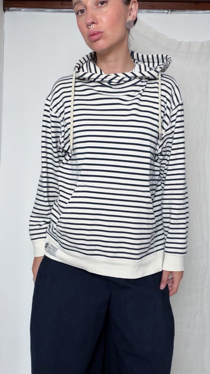 Pullover & Sweatshirts: Mads Nørgaard Hoodie – Gebraucht aus Knonau von Grapesvintage
