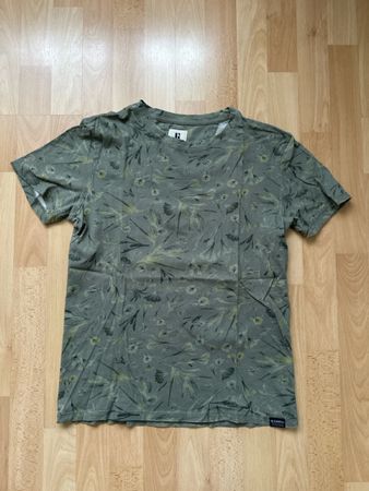 Garcia T-Shirt Grösse S Olivgrün mit Muster / Blätter