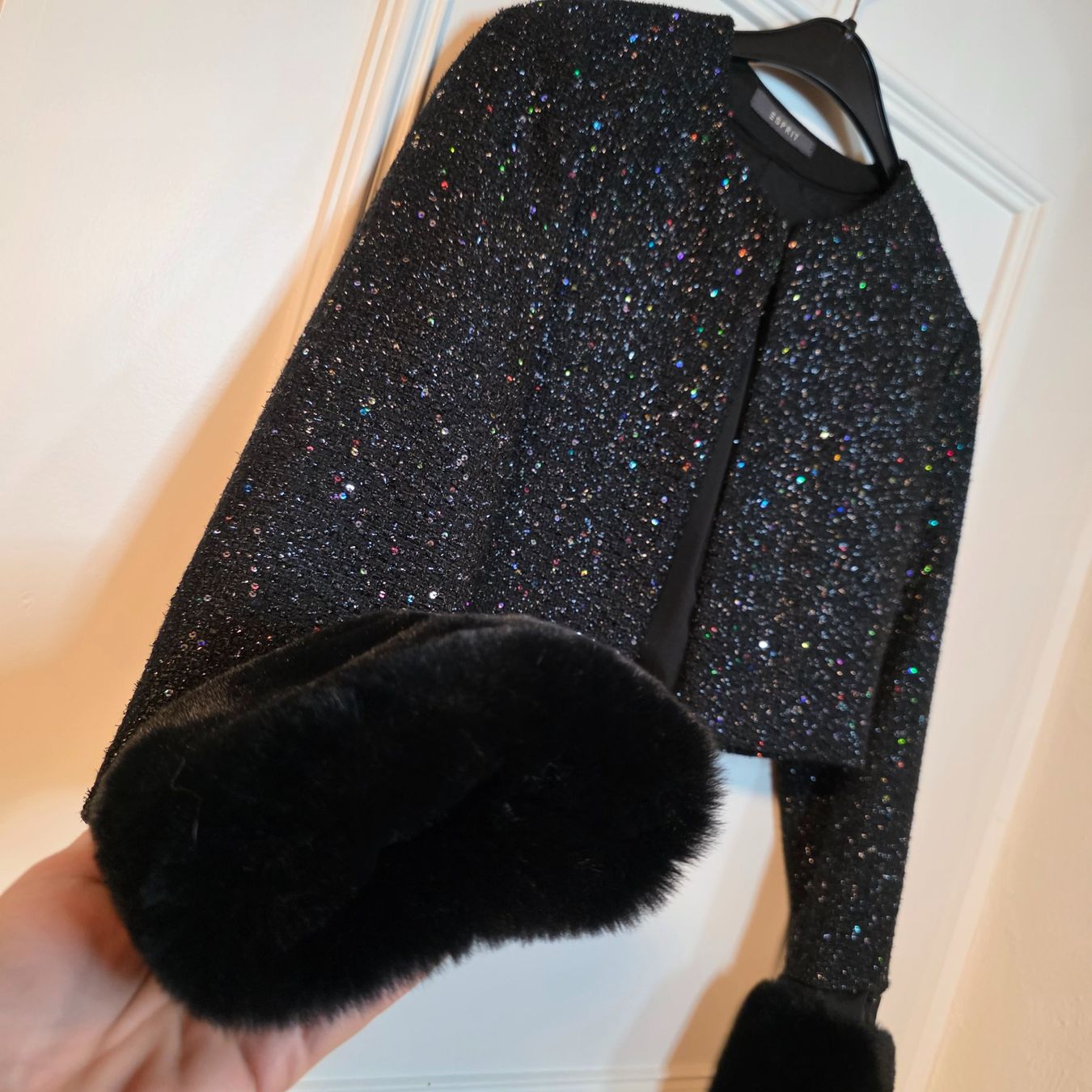 Esprit Jacken: ESPRIT Glitzer Jacke mit Kunstfell Gr.36 – Gebraucht aus Wald ZH von CapLux 2