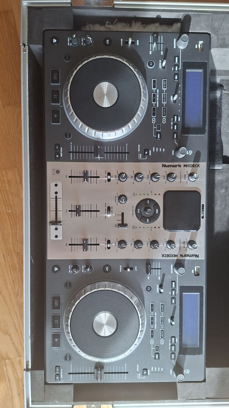 Numark Console di mixaggio: DJ Mischpult  Numark Mixdeck + Case – Nuovo (secondo la descrizione) da Schliern b. Köniz venduto da swe_6q9l 2