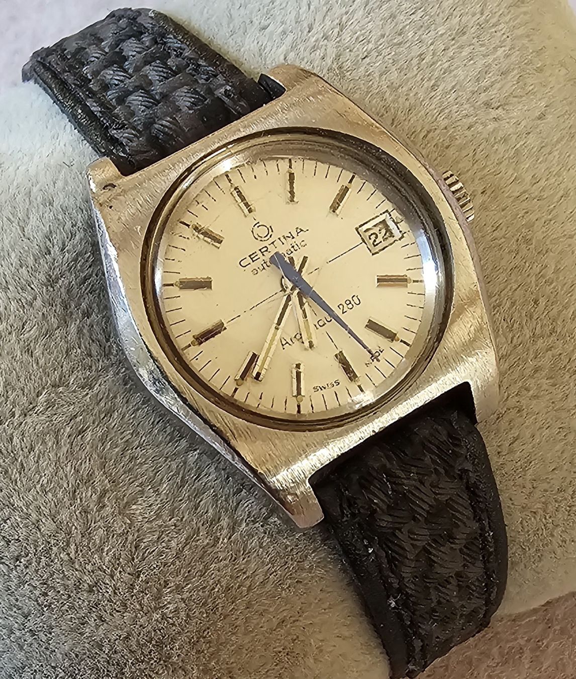 Certina Orologi: CERTINA Automatic Swiss Made Elegante Damenuhr 26mm – Usato da Speicher venduto da Swisswtch