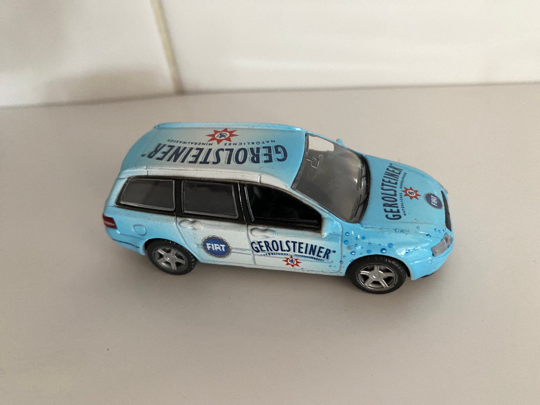 Fiat Modellini d'auto: Fiat Stilo Multi Wagon Gerolsteiner 1-64? 500 – Usato da Kerzers venduto da tisyayasuBE 3