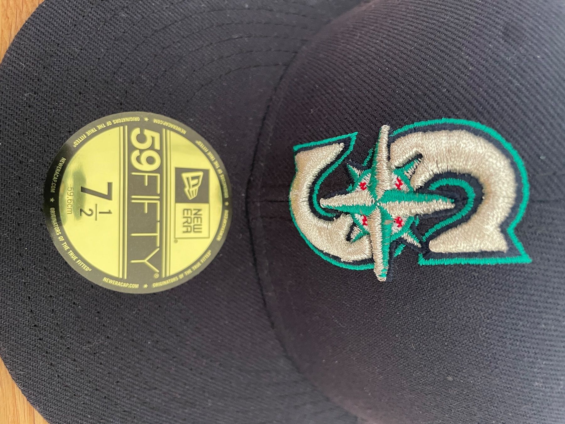 Copricapi, berretti & cappellini: Baseball Cap New Era 59FIFTY Seattle Mariners Grösse 7 1/2 – Nuovo e nell'imballaggio originale da Weisslingen venduto da Espenmoos79 1