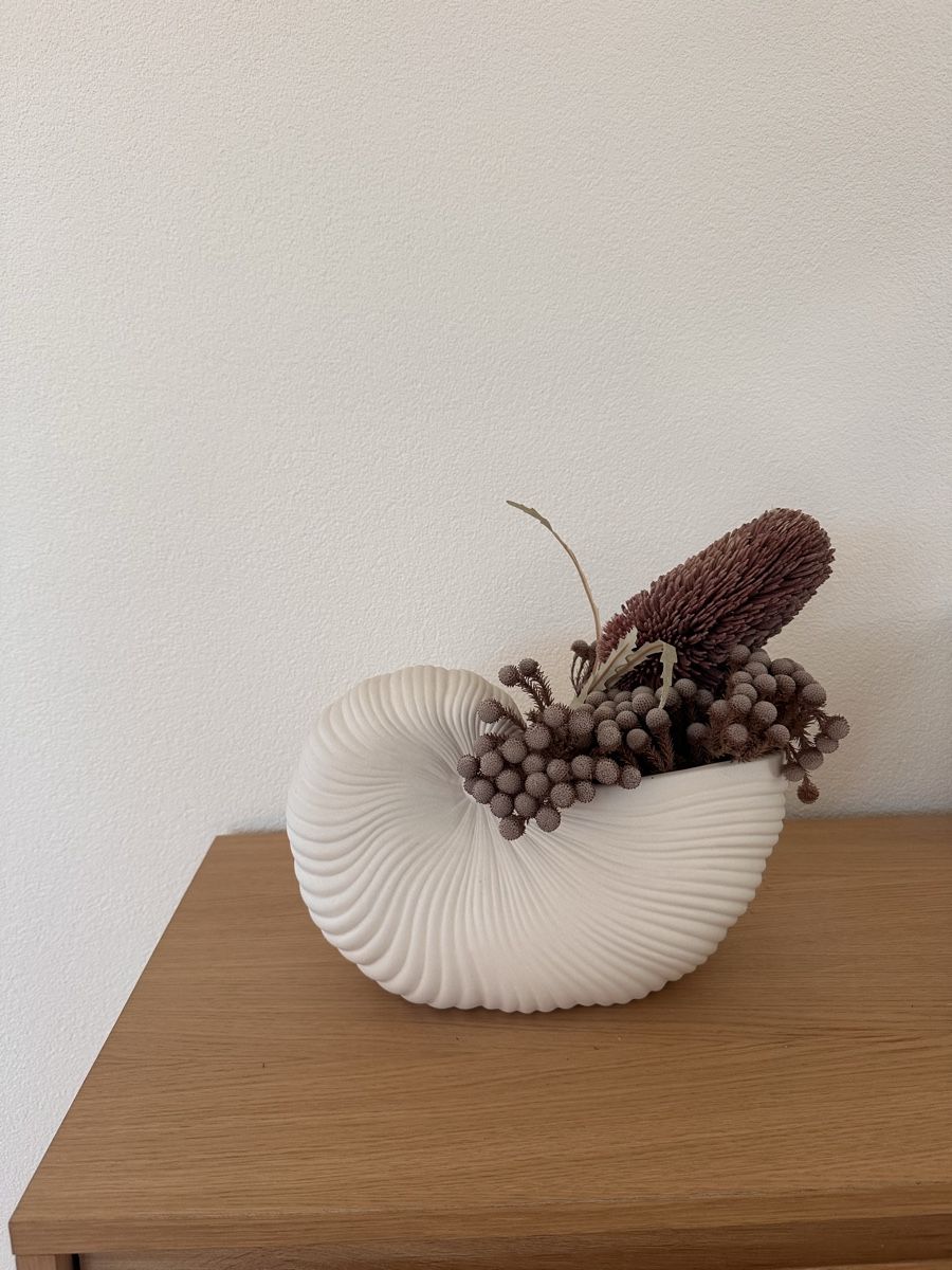 Ferm living Vasen & Gefässe: Ferm Living Shell - Vase – Gebraucht aus Winterthur von Glatzco