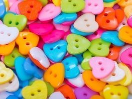 100 BUNTE HERZ KNÖPFE - HERZKNÖPFE 15mm - BASTELN