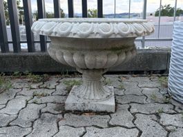BLUMENTÖPF GARTENURNE MIT PATINA - SCHWER - SANDSTEIN 