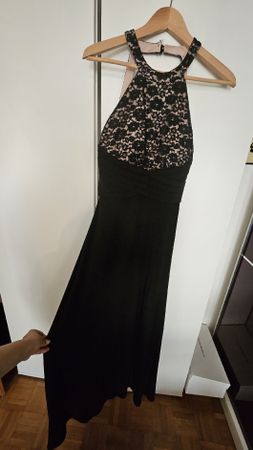 Elegantes schwarzes Abendkleid mit Spitze & Beinschlitz