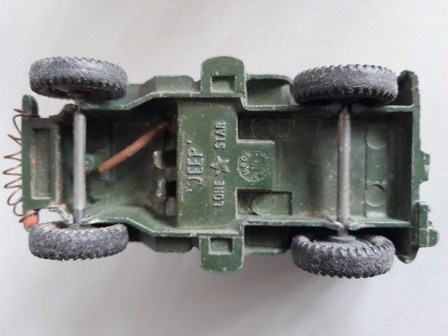 Jeep Voitures modèles: Metallpanzer und Jeep – D'occasion à St.Gallen par Stocken64 3