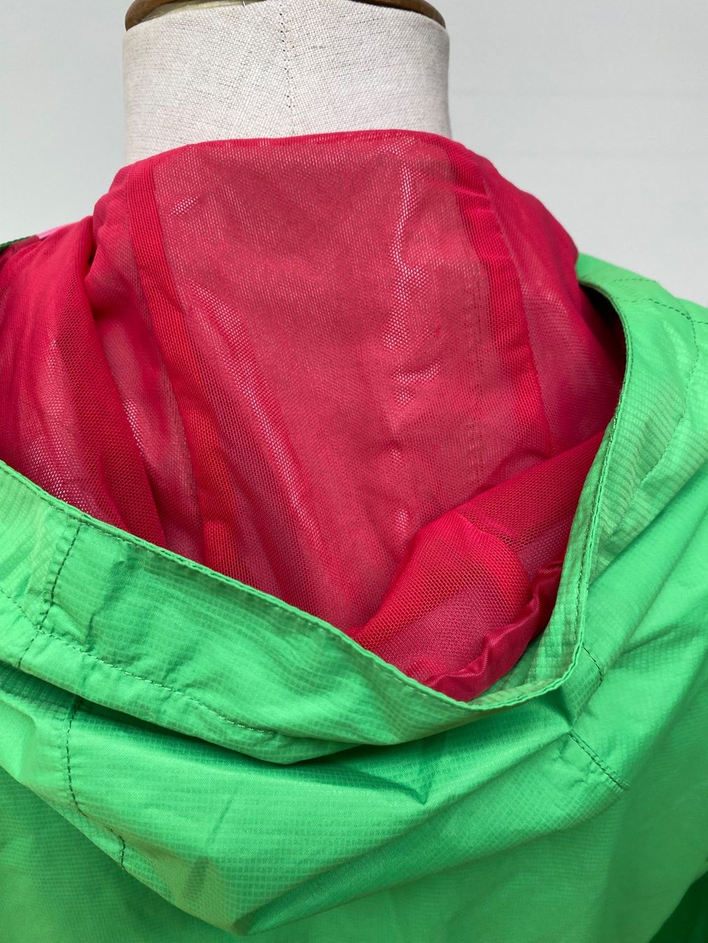 CMP Giacche: CMP grüne Damen Regenjacke Gr. 40 – Usato da Kilchberg ZH venduto da lin_9p9m 6
