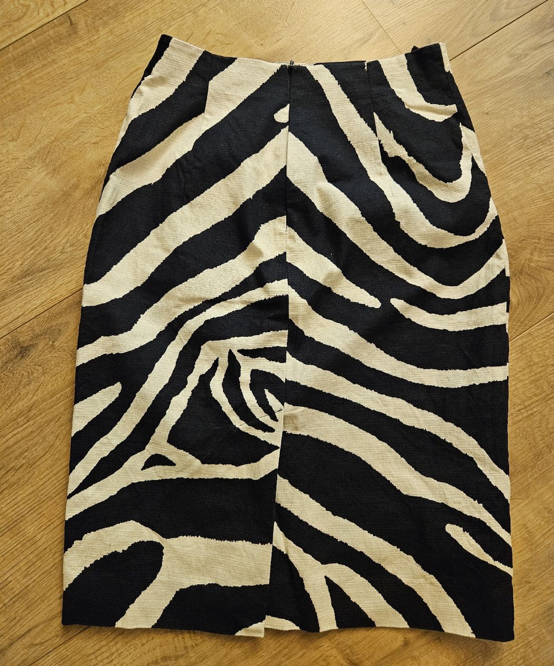 Max Mara Röcke: Max Mara Studio Rock, Zebra Muster, Gr. 34 – Neu (gemäss Beschreibung) aus Rhäzüns von inf_rcj7 1