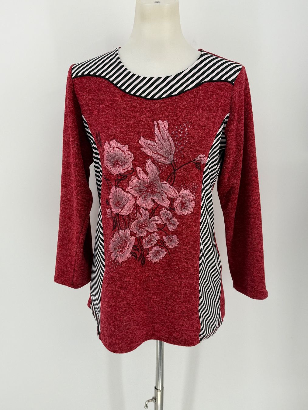 Pullover & Sweatshirts: Pullover Gr. M – Gebraucht aus Auenstein von moin.
