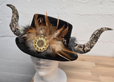 Schwarzer Filzhut mit Hörnern, Fasnacht, Gothic, Festival