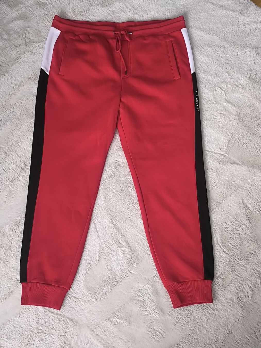 Guess Hosen: Guess Jogginghose  – Neu (gemäss Beschreibung) aus Oftringen von Lejaleja 4