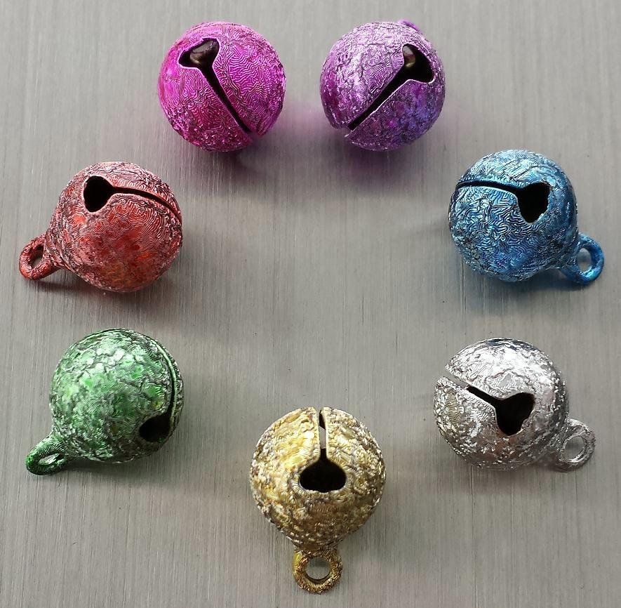Campanacci mucche: 56 Glöckchen/schellen, 7 Farben Glitzernd Bells – Nuovo (secondo la descrizione) da Langenthal venduto da flowersNbirds