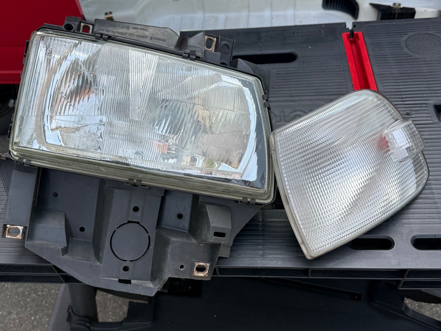 VW Tutti pezzi di ricambio auto: Vw t4  Frontblinker und Hauptscheinwerfer – Usato da Wiedlisbach venduto da Sgtg 1