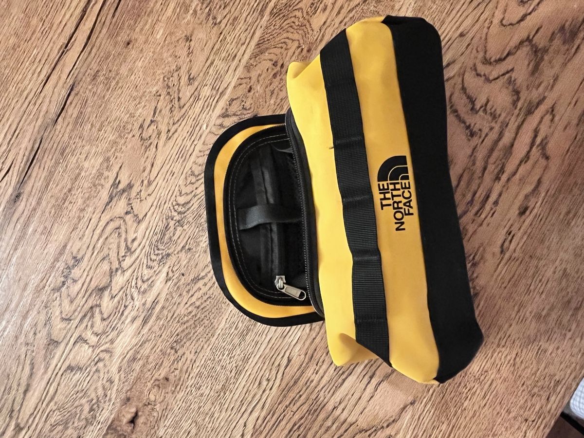 North Face Kosmetikkoffer: The North Face Necessaire Original – Gebraucht aus Bern von mj123