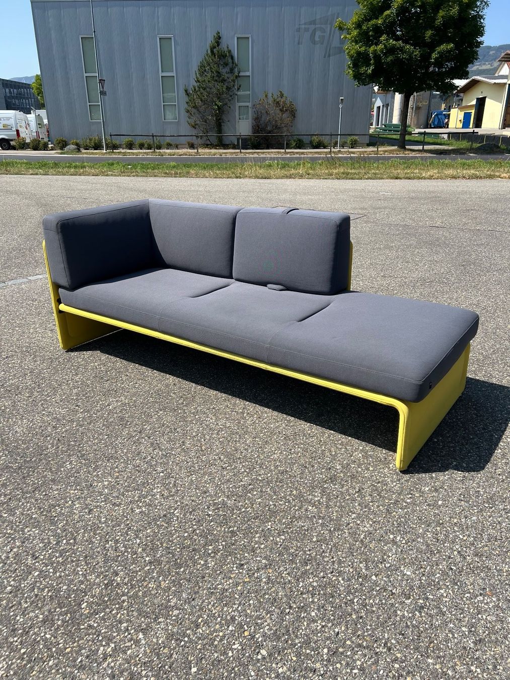 Fermob Sofas: 061 FERMOB Bellevie 3-Sitzer Sofa – Gebraucht aus Wangen an der Aare von TBYN 2