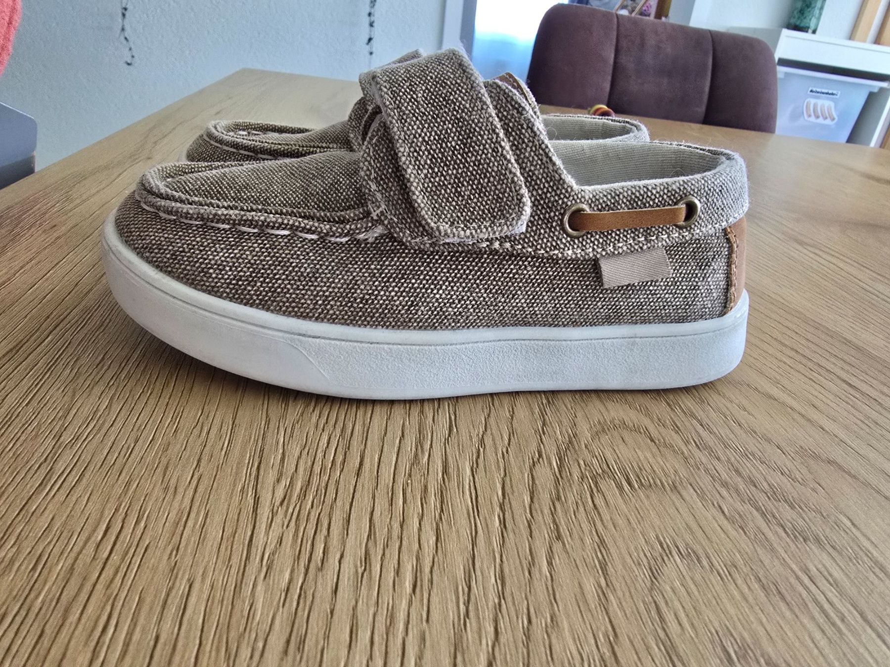 Scarpe per ragazzi: Schuhe Gr26 – Usato da Uetendorf venduto da baumstamm3 1