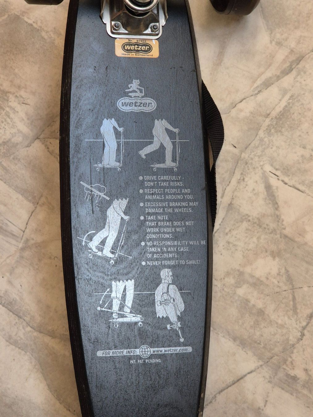 Kickboard: Wetzer Kickboard Roller mit Stange – Usato da Seewen SZ venduto da SuperpumaDisplayTeam 5