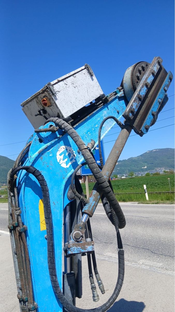 Escavatori: Bagger Messersi 2,7 Tonnen . – Usato da Niederbipp venduto da baggerch 7