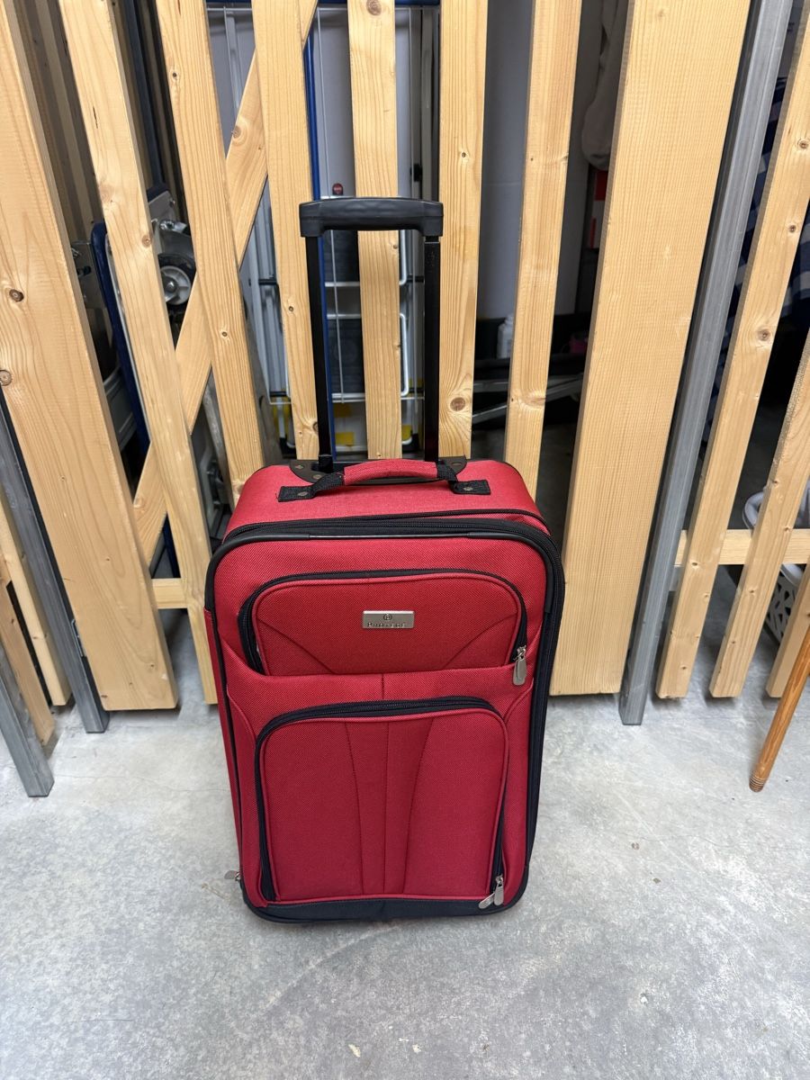Valigie: Roter Koffer Trolley Handgepäck – Usato da Weiach venduto da DanielaCecillia 4