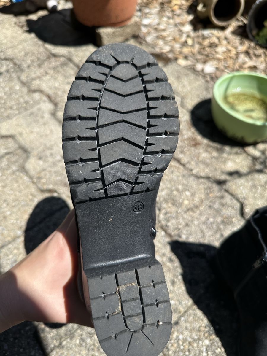 Chaussures femmes: Stiefeletten schwarz  – Neuf (Voir description) à Zufikon par tam_gfx6 2