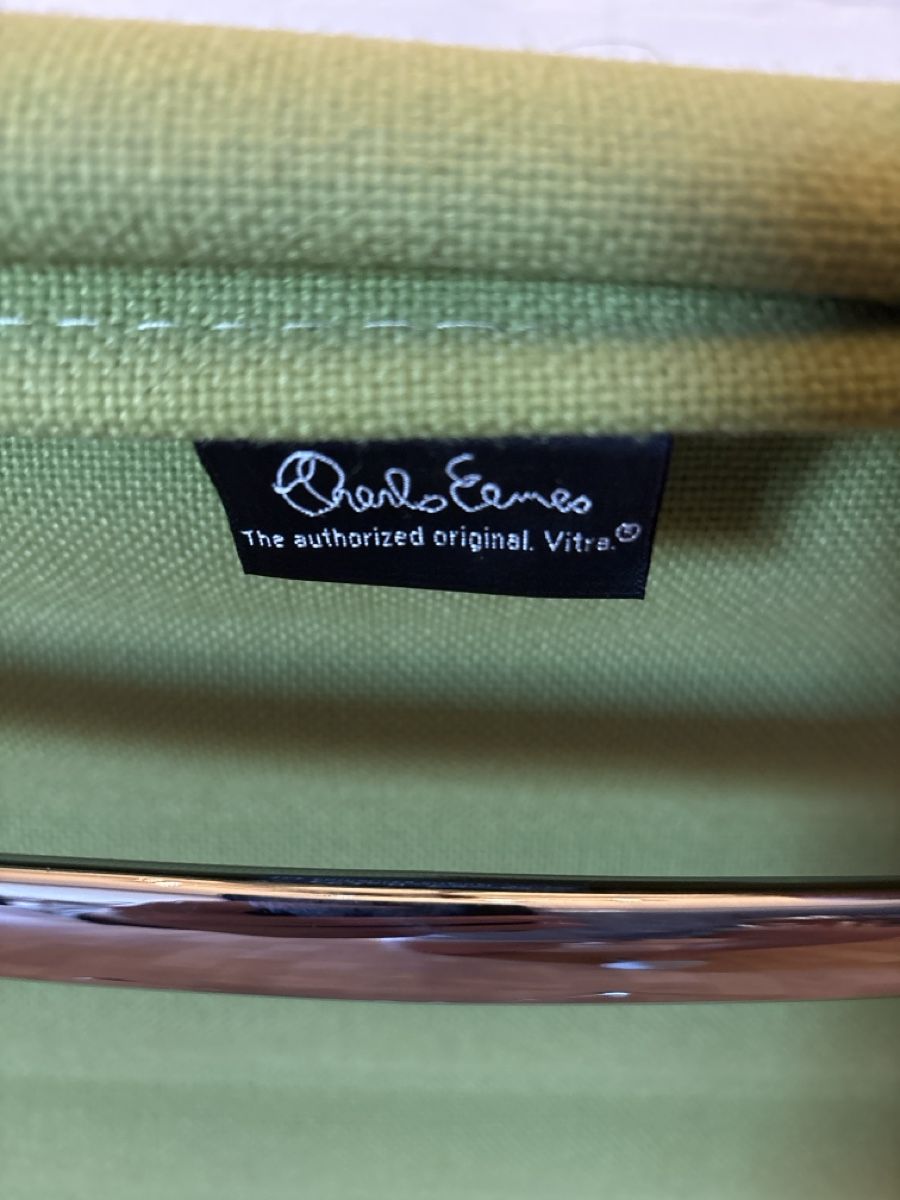 Vitra Stühle: Vitra Eames Alu Chair Hopsak Stoff grün – Gebraucht aus Basel von magnummarine 2