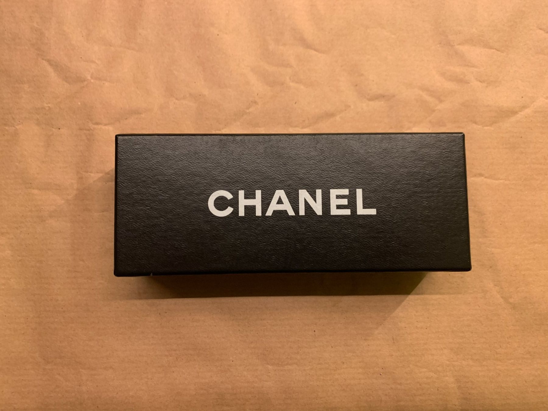 Chanel Altro in  Abbigliamento & Accessori: Boite Chanel, Etui Lunettes – Usato da Chalais venduto da Decoarts.art