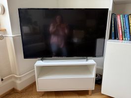 TV-Möbel weiss mit Ablagefach und Klappe guter Zustand
