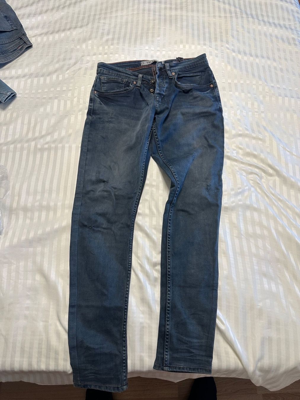 Pantaloni: Jeans Erwachsene (7 Stück) – Usato da Unterentfelden venduto da xheki_ 2