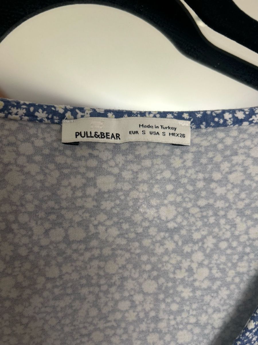 Pull&Bear Vestiti: Pull&Bear Sommerkleid Gr. S Blumenmuster Frisch & Leicht – Usato da Läufelfingen venduto da Kitty_St 1