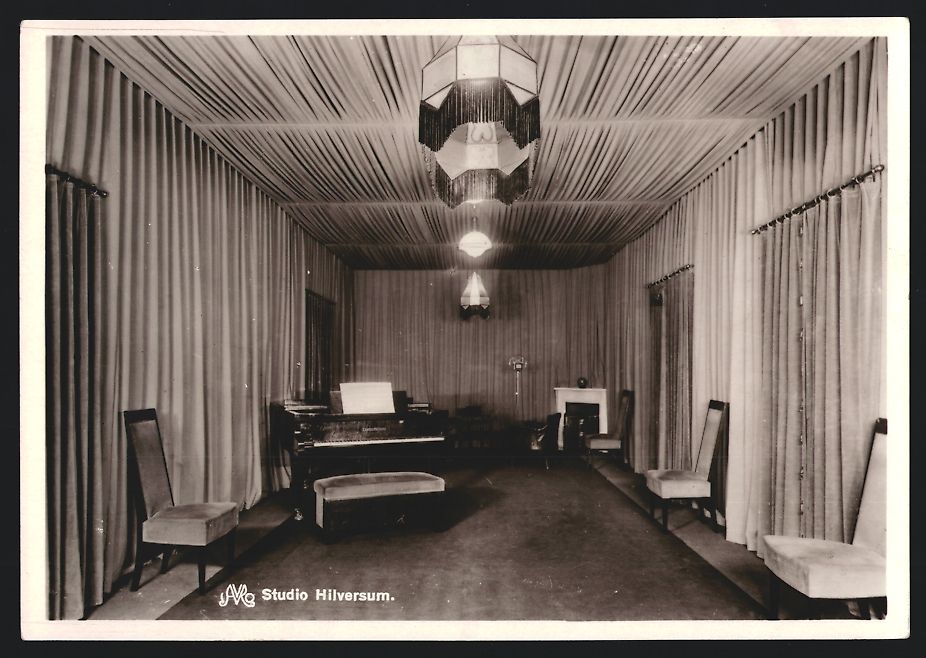 Fotografie & Manifesti: Fotografie Hilversum, AVRO-Studio, Aufna – Usato da Berlin venduto da bartko-reher