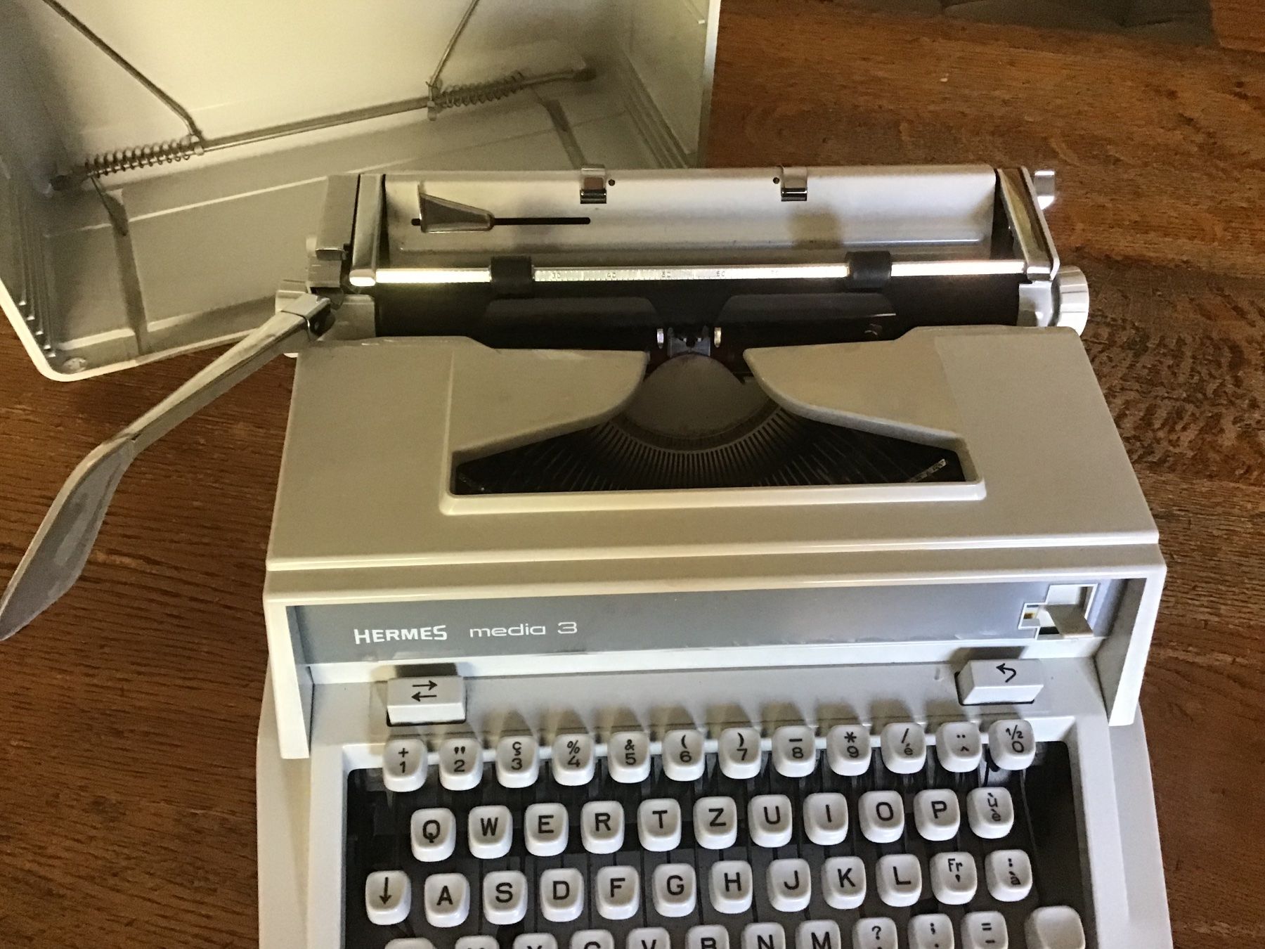 Hermès Schreibmaschinen: Superbe machine à écrire Hermes Paillard media 3 – Gebraucht aus Fully von Ruby97 3