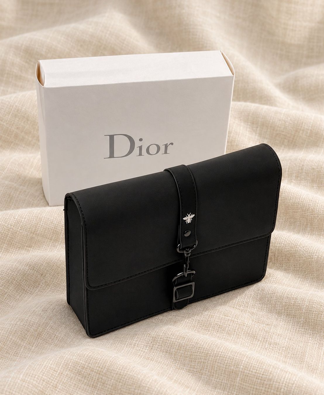 Dior Taschen: DIOR Black Bee Pouch with Shoulder Strap – Gebraucht aus Oberriet SG von MJANE