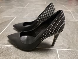 Pumps schwarz Grösse 38 mit Nieten Neu