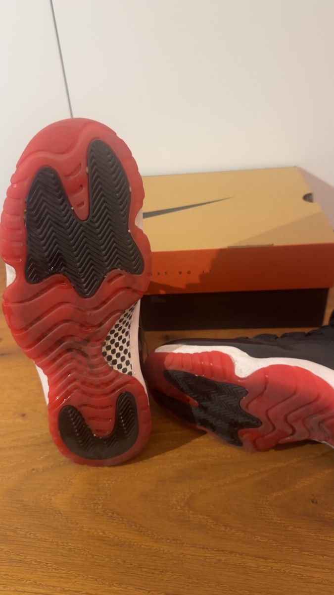 Scarpe da uomo: Jordan 11 Playoff Bred – Usato da Olten venduto da Skater_man 3
