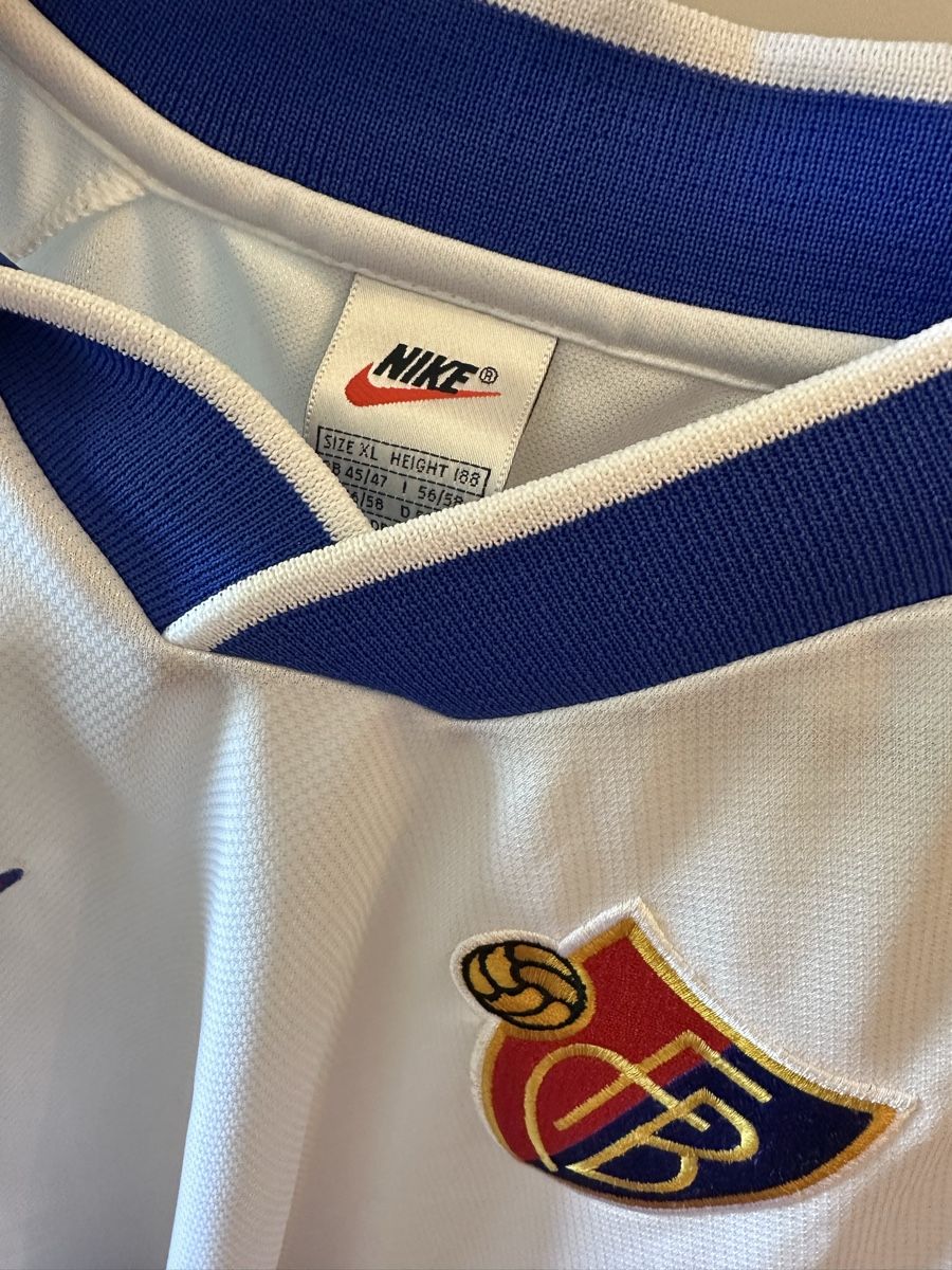 Nike Canottiere & Pantaloni: FC Basel Trikot – Usato da Grellingen venduto da Faebu7 1