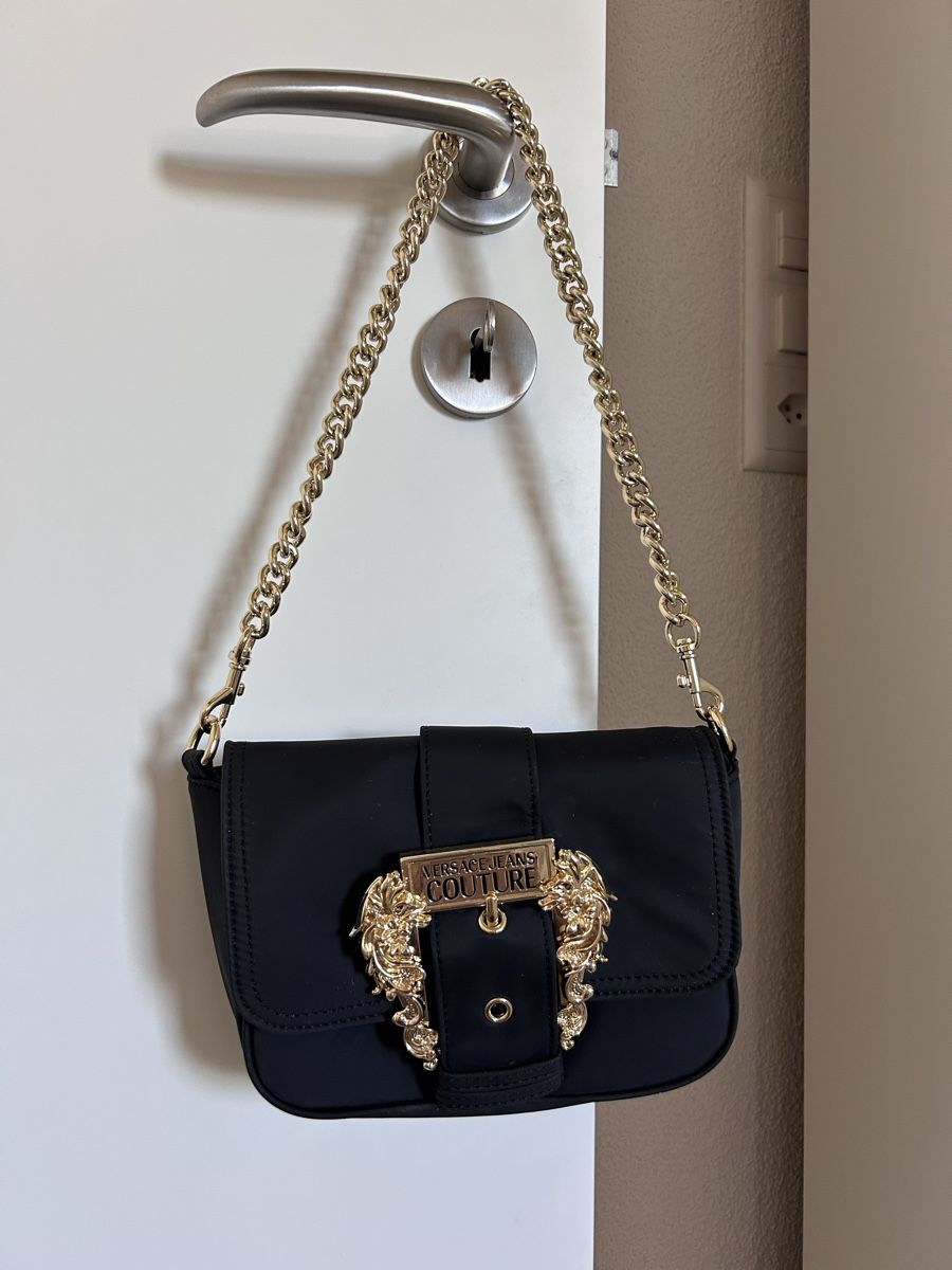 Versace Taschen: Versace Jeans Couture Handtasche wechselbarer Henkel – Gebraucht aus Schlieren von deb_mhv5 1
